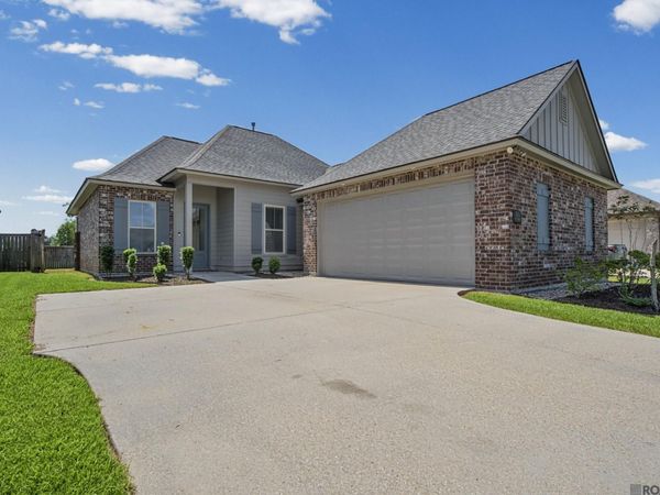 36431 Belle Journee Ave, Geismar, LA 70734
