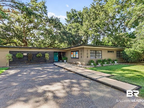 108 Hospital Drive, Fairhope, AL 36532
