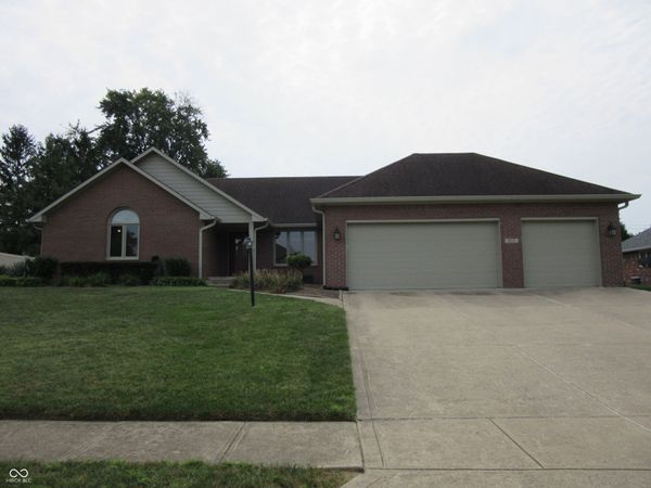 3717 The Courts , Greenwood, IN 46143