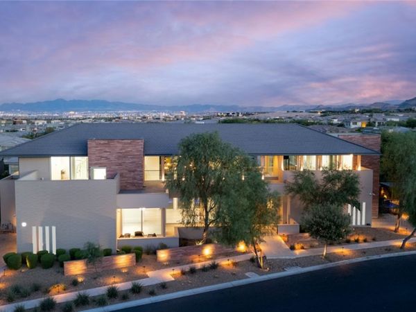38 Hawkeye Lane, Las Vegas, NV 89135