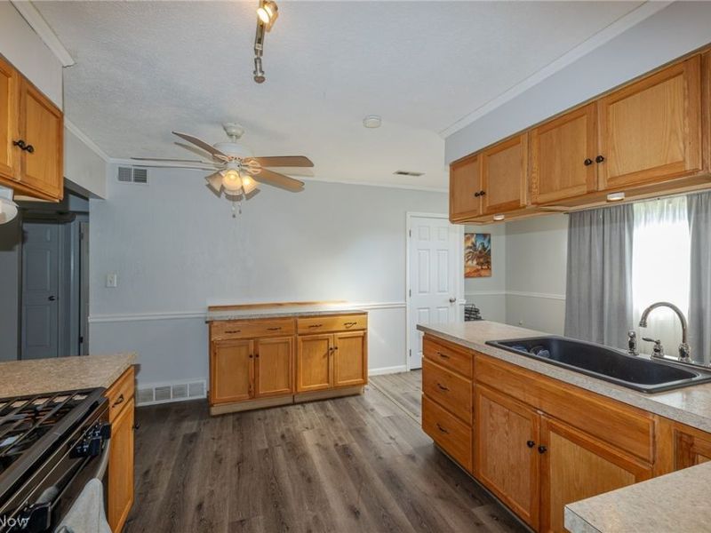 6117 Ira Avenue, Brooklyn, OH 44144 Photo 13