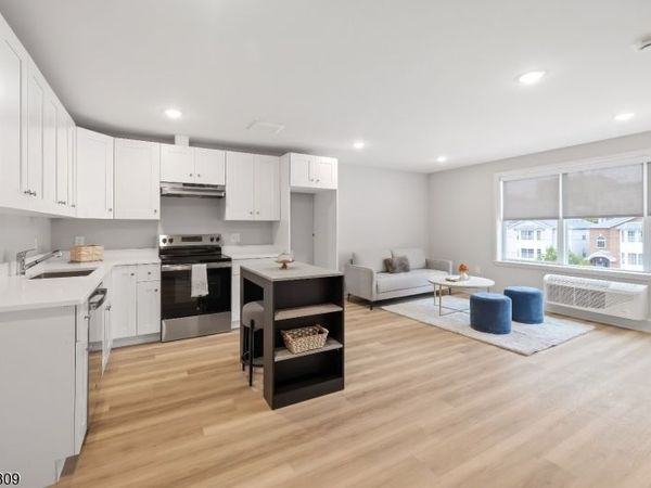 449 Washington St, Newark, NJ 07102