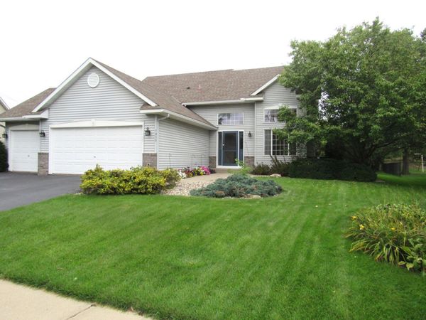 7059 Sussex Lane, Shakopee, MN 55379