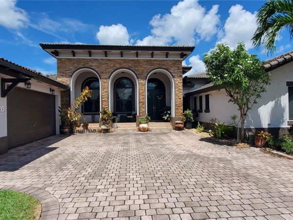 12965 SW 197th St , Miami, FL 33177