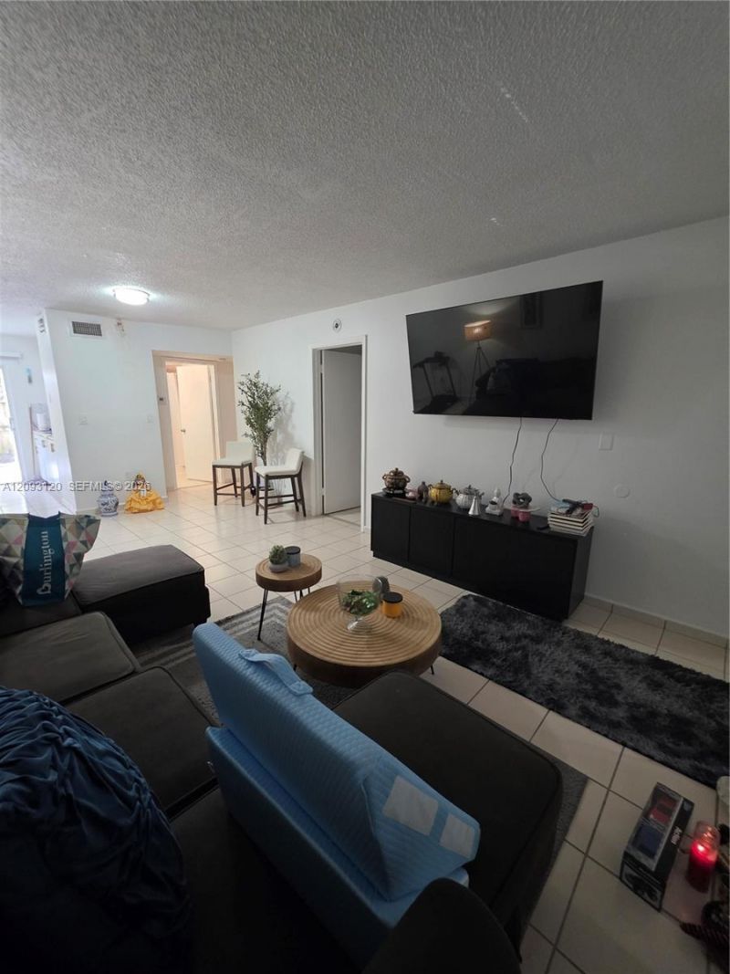 7673 W 29th Ln, Unit 102-47, Hialeah, FL 33018 Photo