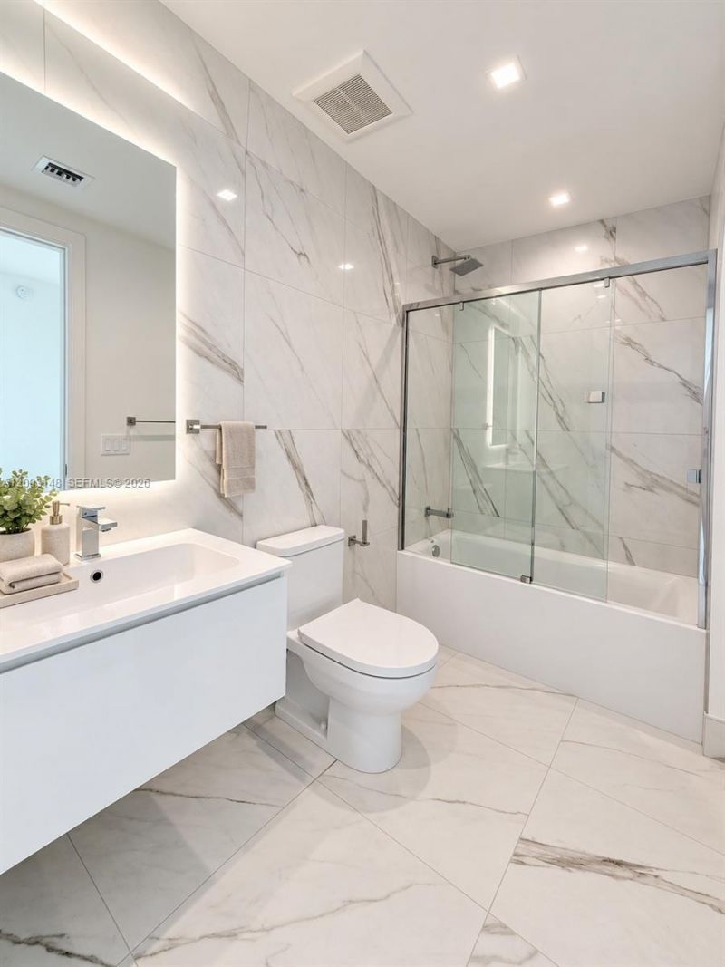 1170 E Hallandale Beach Blvd, Unit 1901, Hallandale Beach, FL 33009 Photo