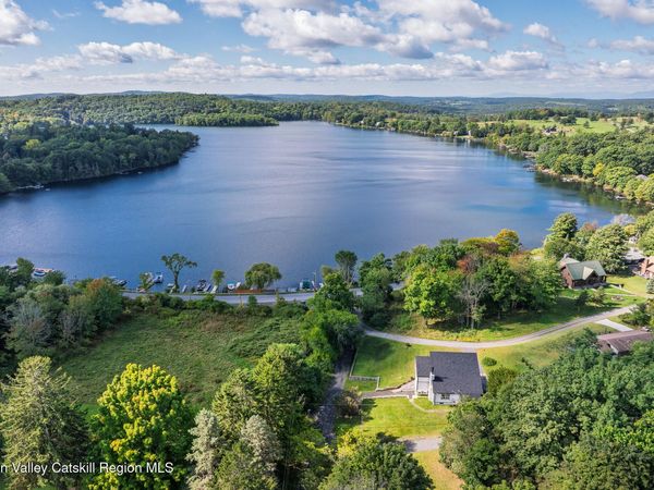 6 Wang Drive, Craryville, NY 12521