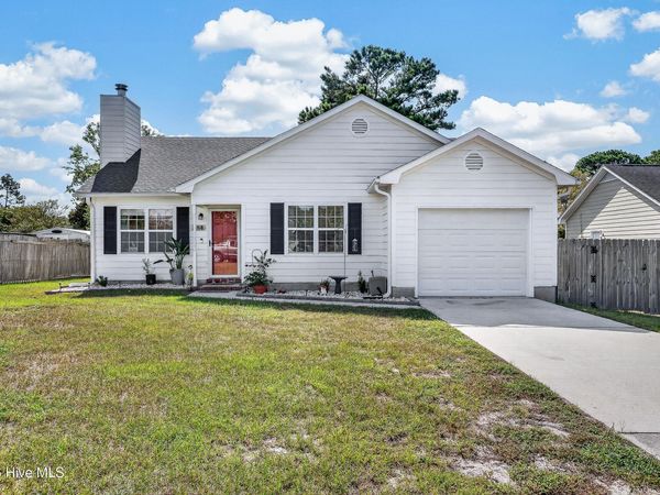 484 Sand Ridge Road , Hubert, NC 28539