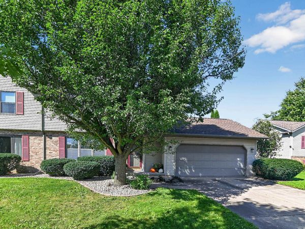 818 Edgemore Drive, Sun Prairie, WI 53590