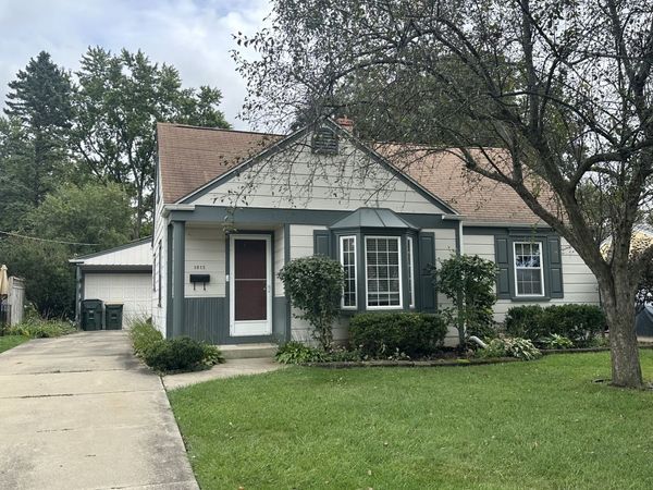 1015 N Fernandez Avenue , Arlington Heights, IL 60004