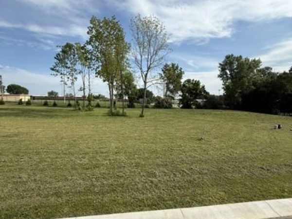4874 Lakeview Drive , Greenwood, IN 46143