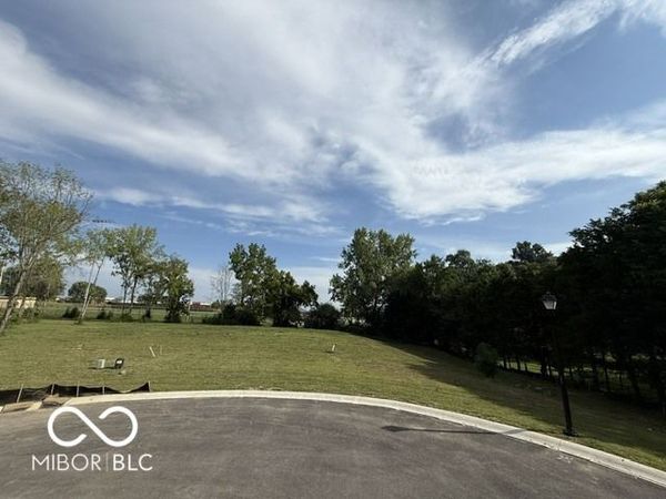 4888 Lakeview Drive , Greenwood, IN 46143
