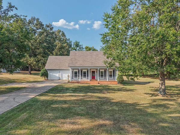 2802 Scenic Lake Dr., Corinth, MS 38834
