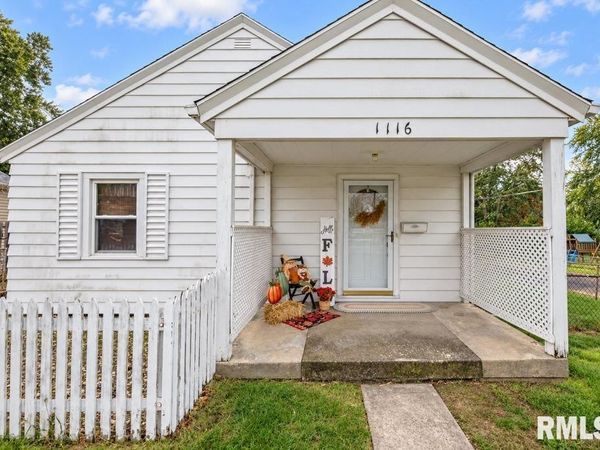 1116 E PARIS Avenue, Peoria Heights, IL 61616