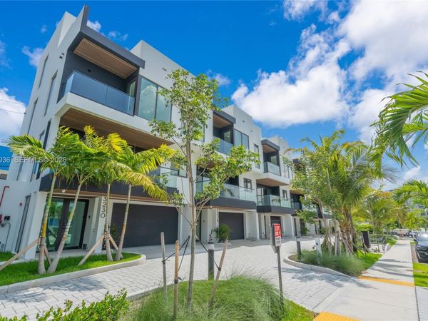 3222 NW 7th St , Pompano Beach, FL 33062