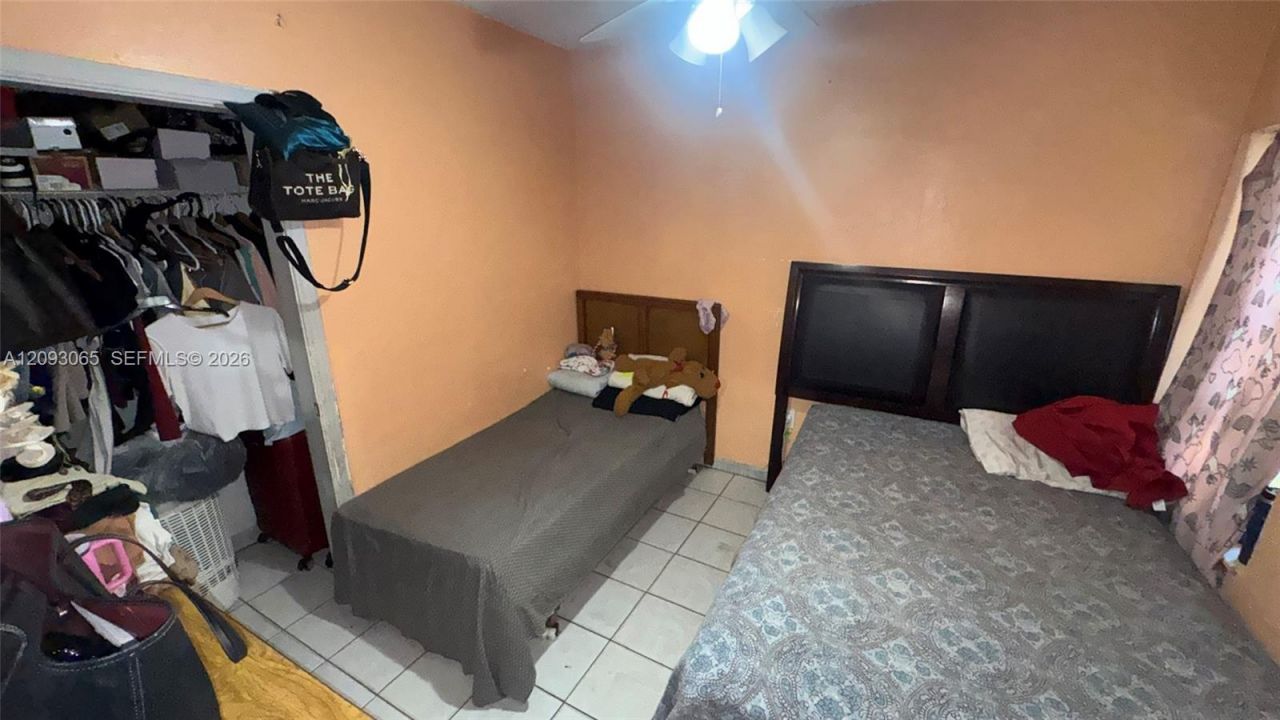 551 NE 159th St, Miami, FL 33162 Photo