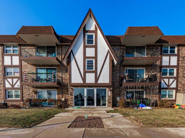 11036 S Kilpatrick Avenue , Unit 3SW, Oak Lawn, IL 60453