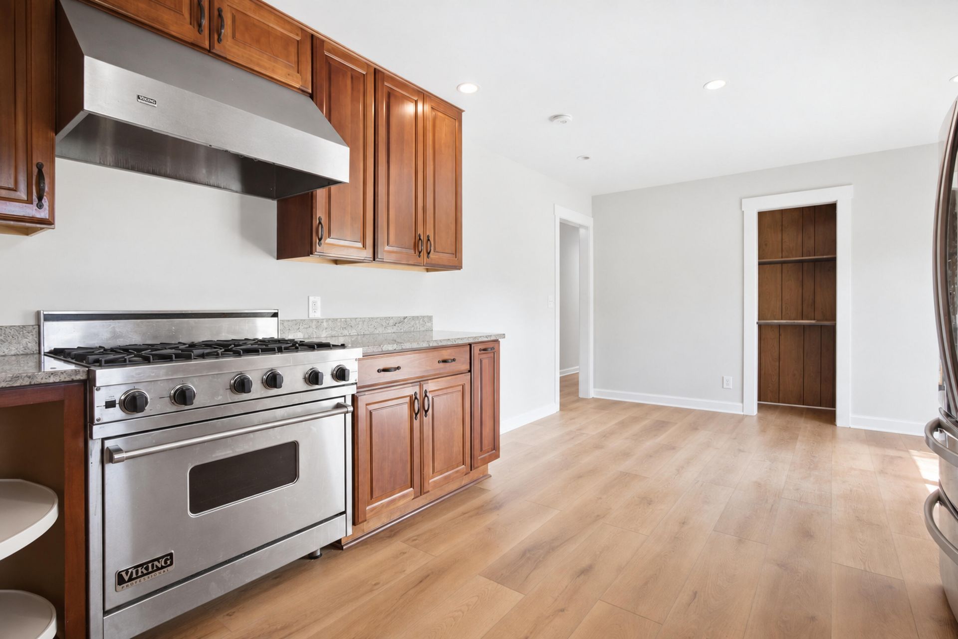 127 Clay Street Photo 17
