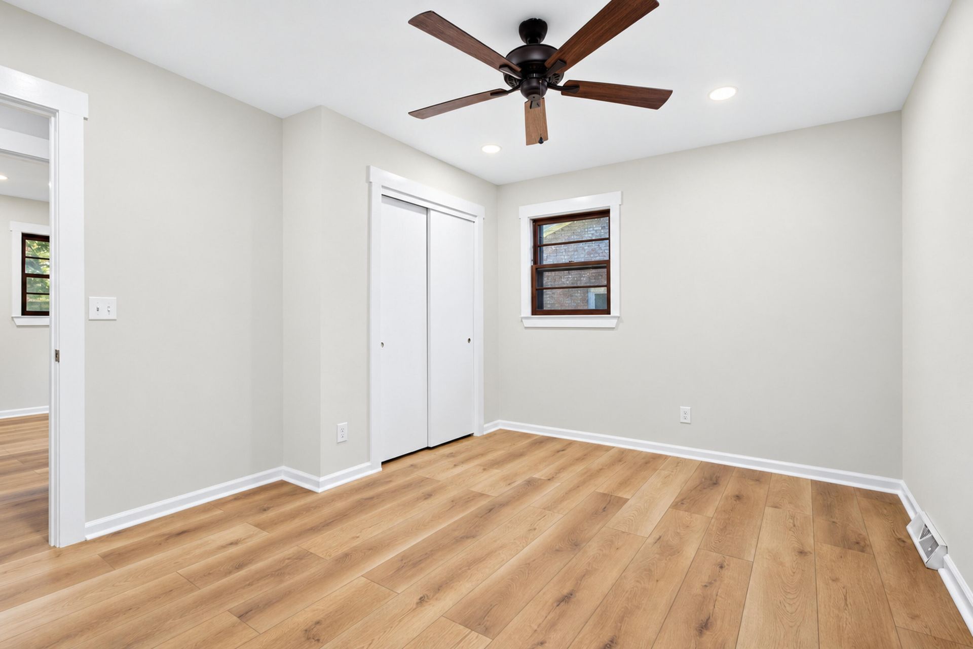 127 Clay Street Photo 24