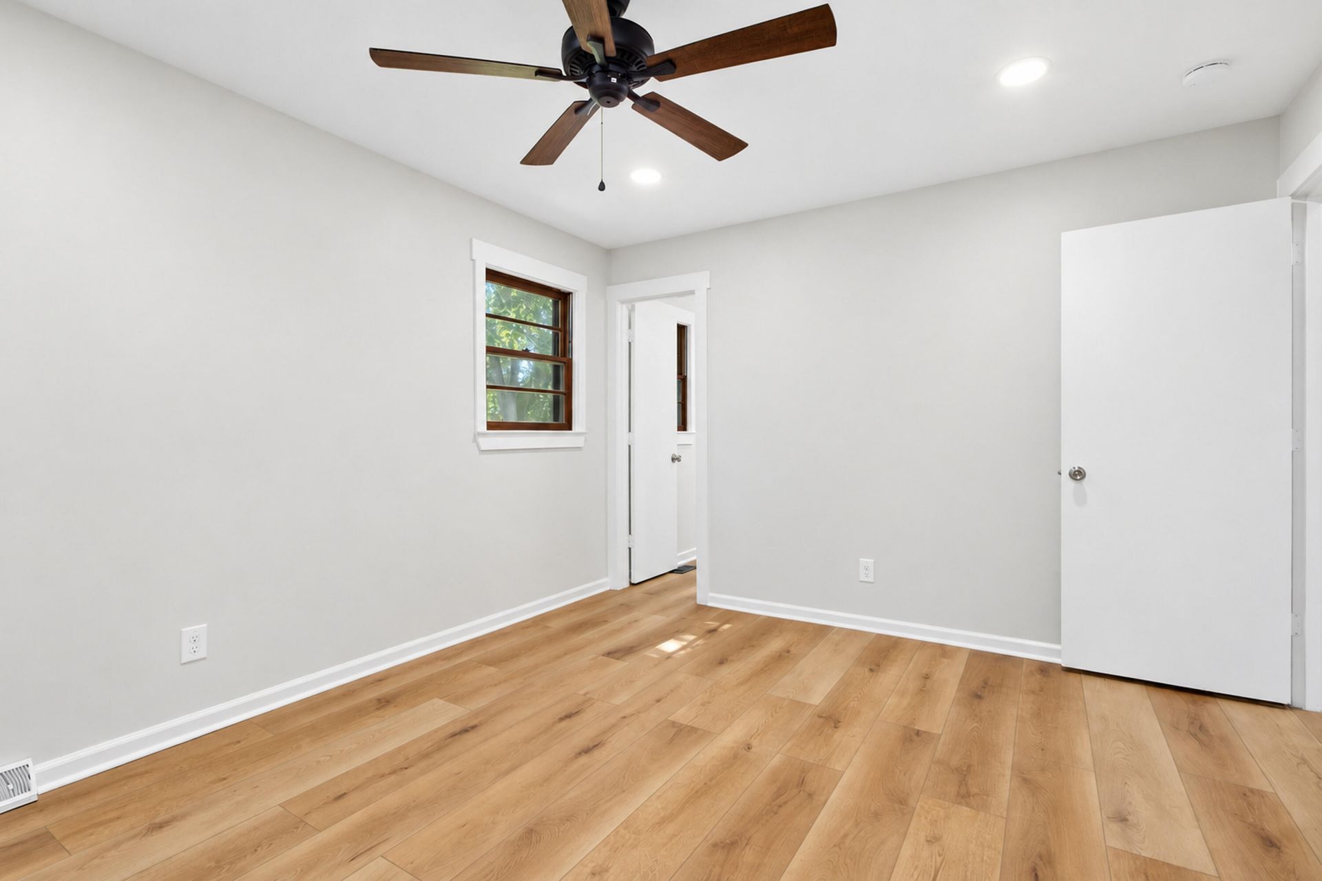 127 Clay Street Photo 25