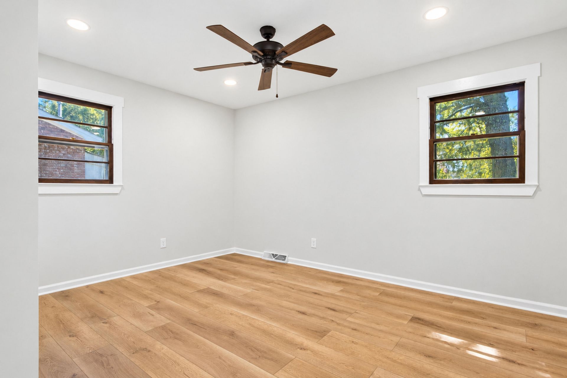 127 Clay Street Photo 26