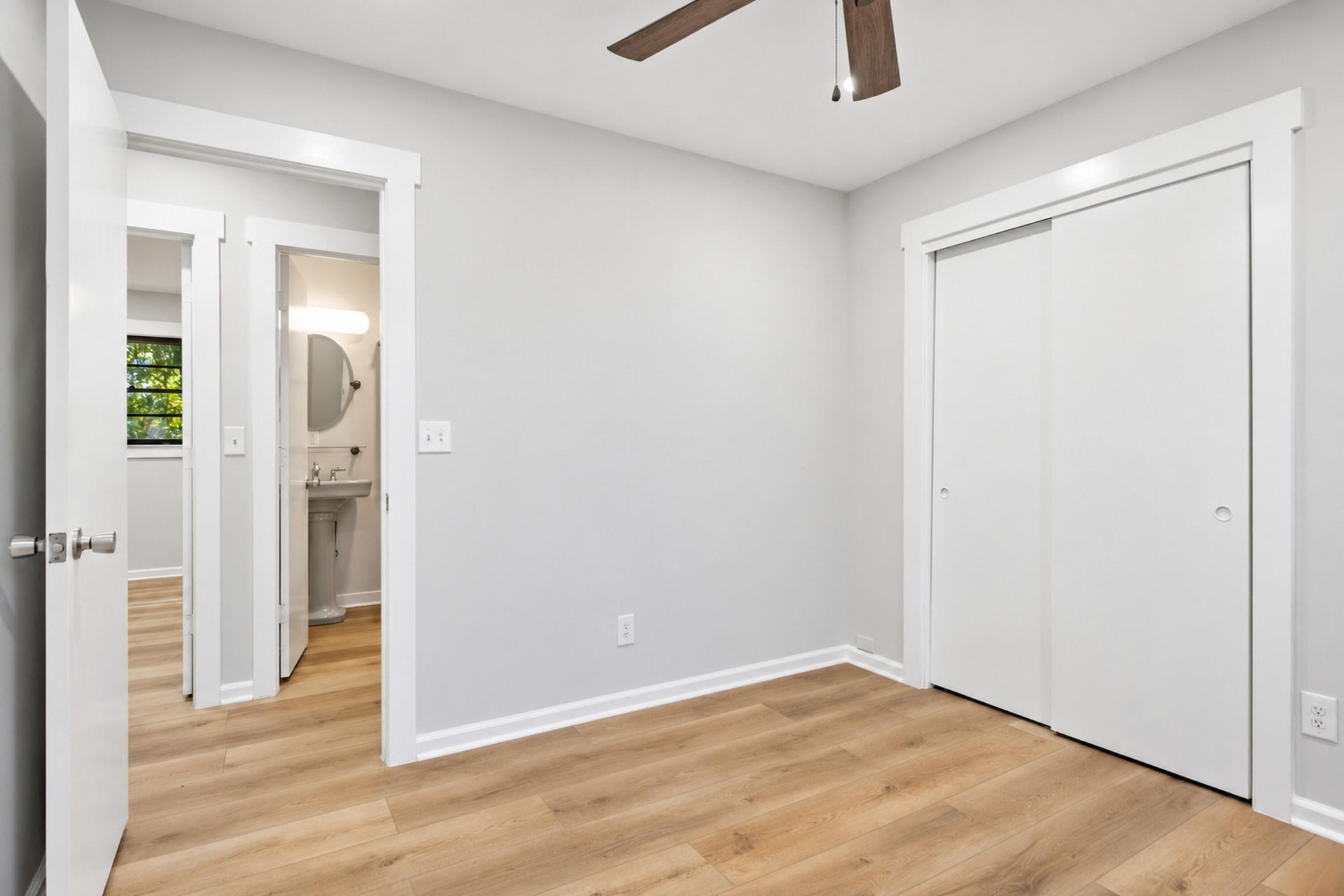 127 Clay Street Photo 28