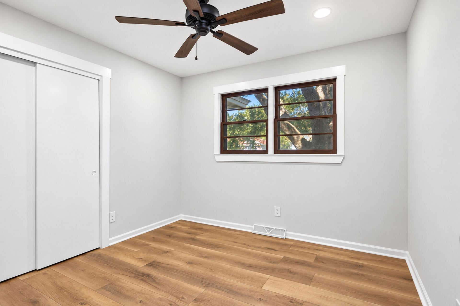 127 Clay Street Photo 29