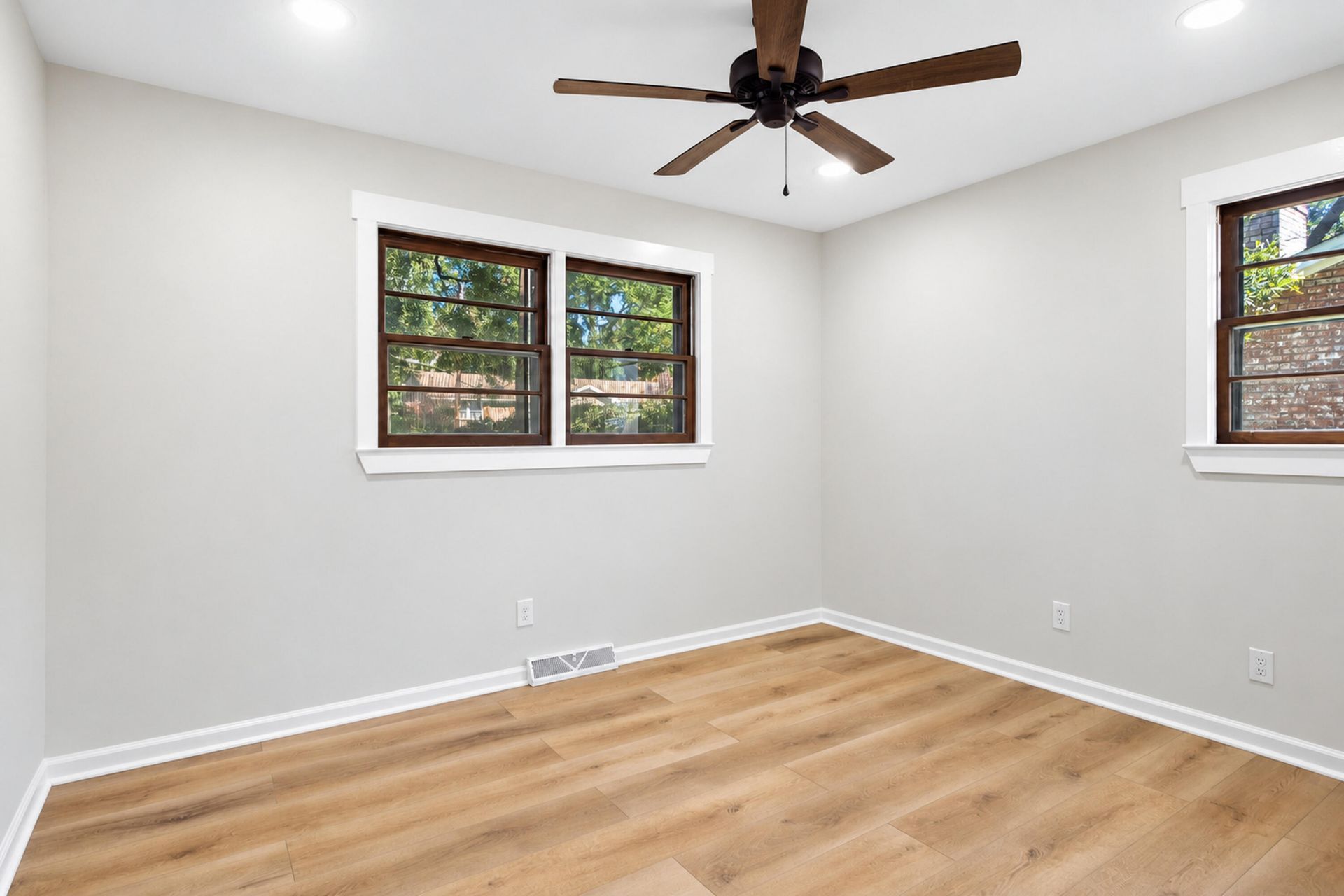 127 Clay Street Photo 31