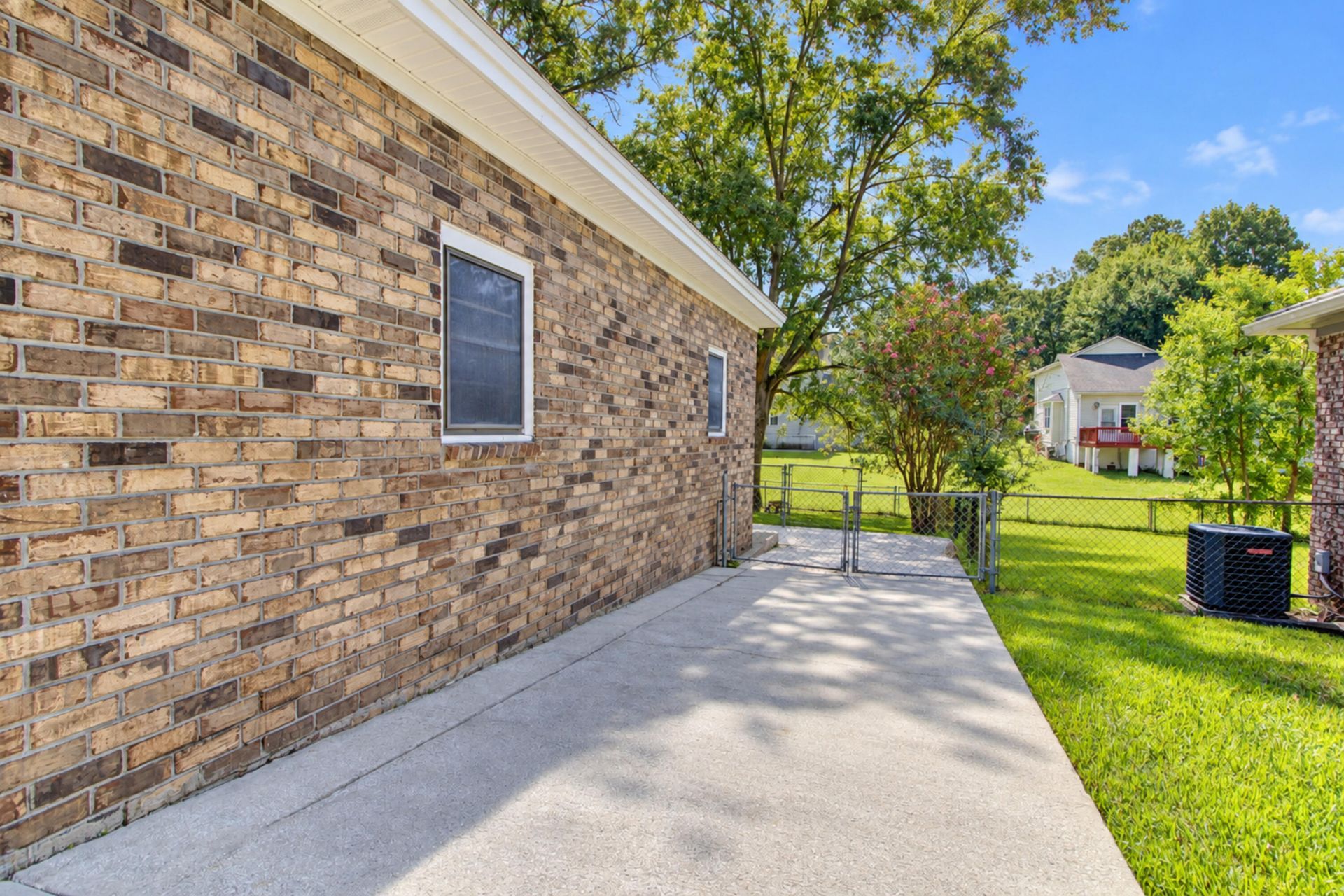 127 Clay Street Photo 44