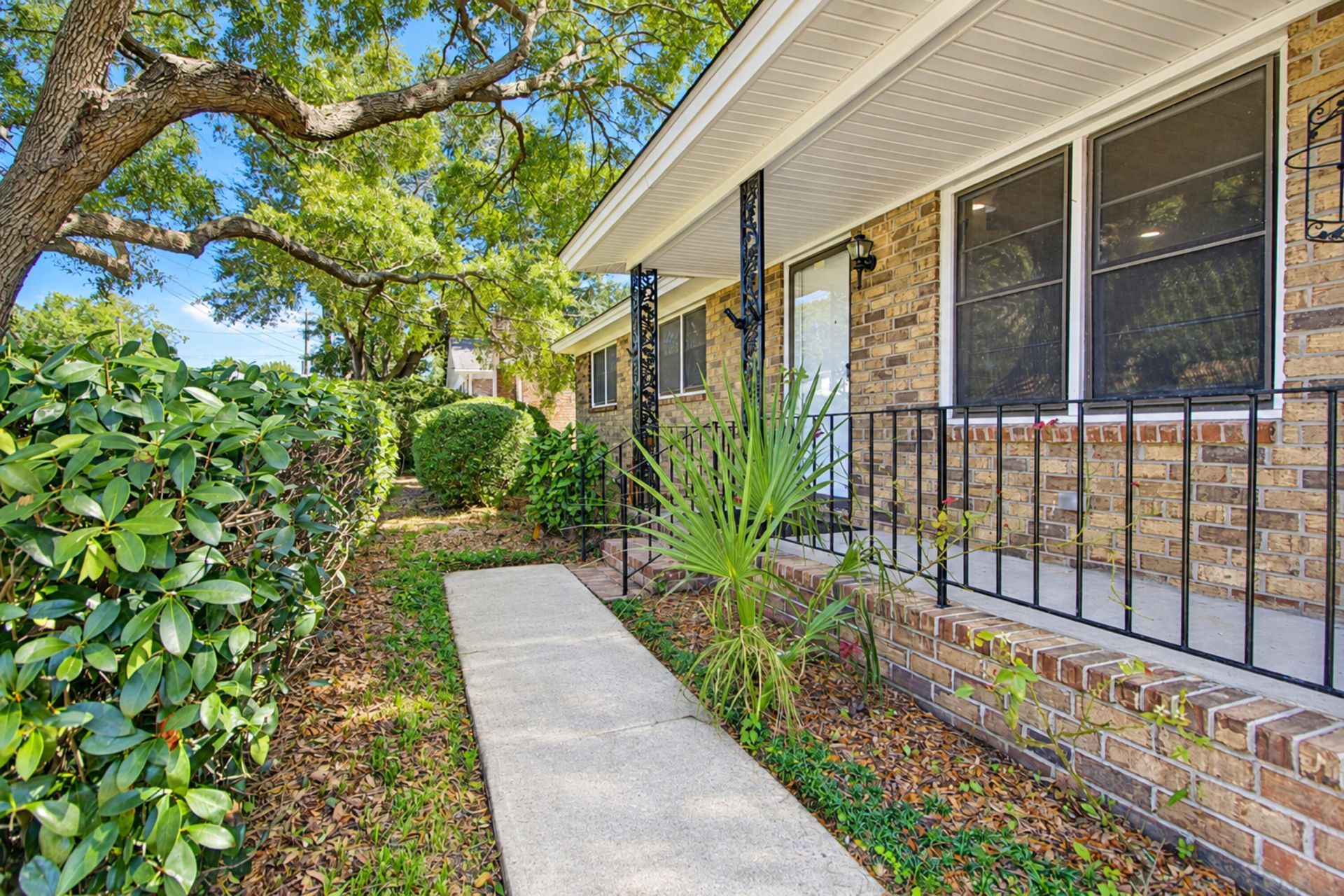 127 Clay Street Photo 6