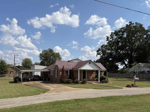 30 MAIN ST, Milledgeville, TN 38359
