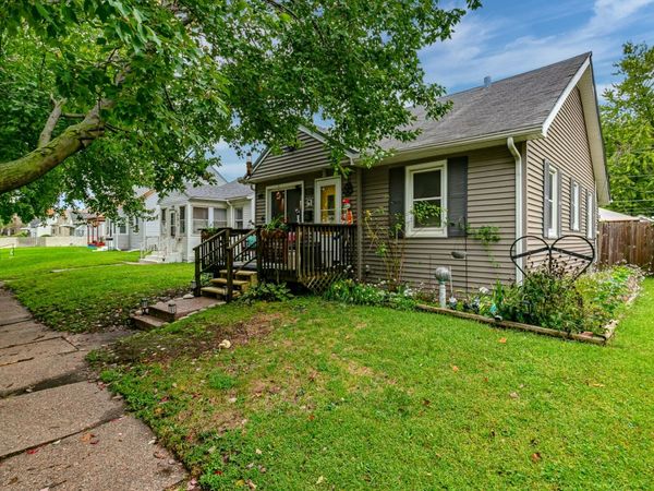 321 S Thornwood Avenue , Davenport, IA 52802