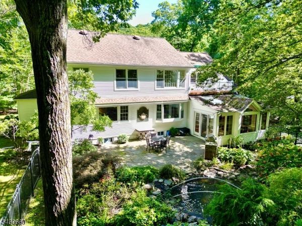 463 Laurel Ln, Kinnelon, NJ 07405