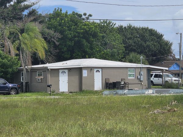 916 N 10TH Street, Fort Pierce, FL 34950