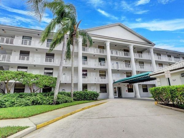 3636 Whitehall Drive, Unit 305, West Palm Beach, FL 33401