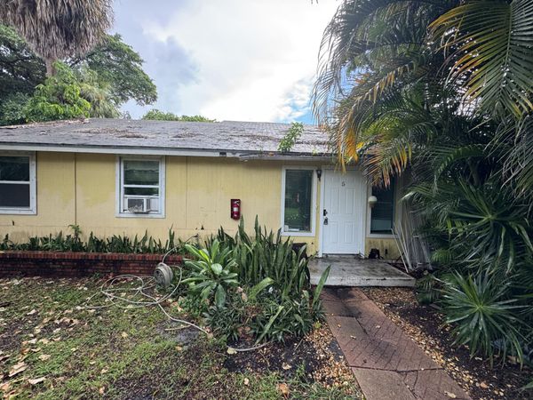 8975 Burma Road, West Palm Beach, FL 33403