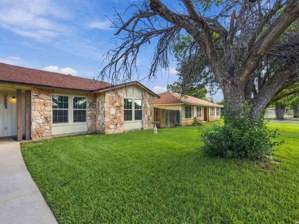 7203 Timbercreek Dr, San Antonio, TX 78227