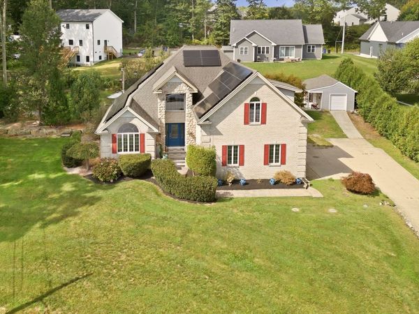 33 Flores, Fall River, MA 02721