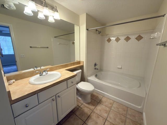 8201 Myrtlewood Circle W, Unit 201, Palm Beach Gardens, FL 33418 Photo