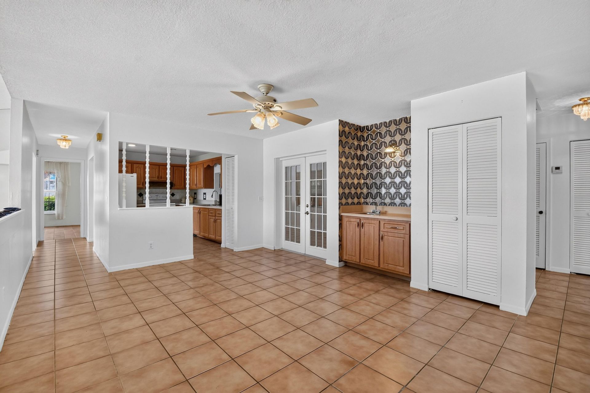 1102 Westchester Drive E, West Palm Beach, FL 33417 Photo