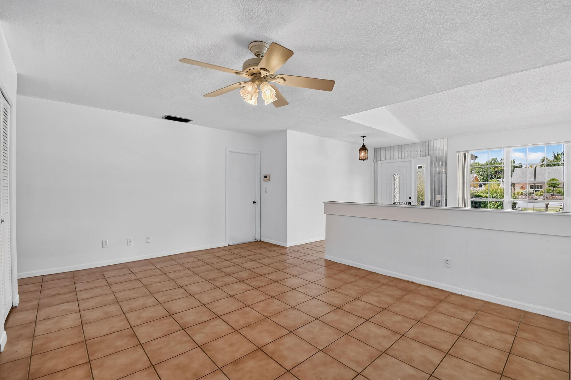 1102 Westchester Drive E, West Palm Beach, FL 33417 Photo