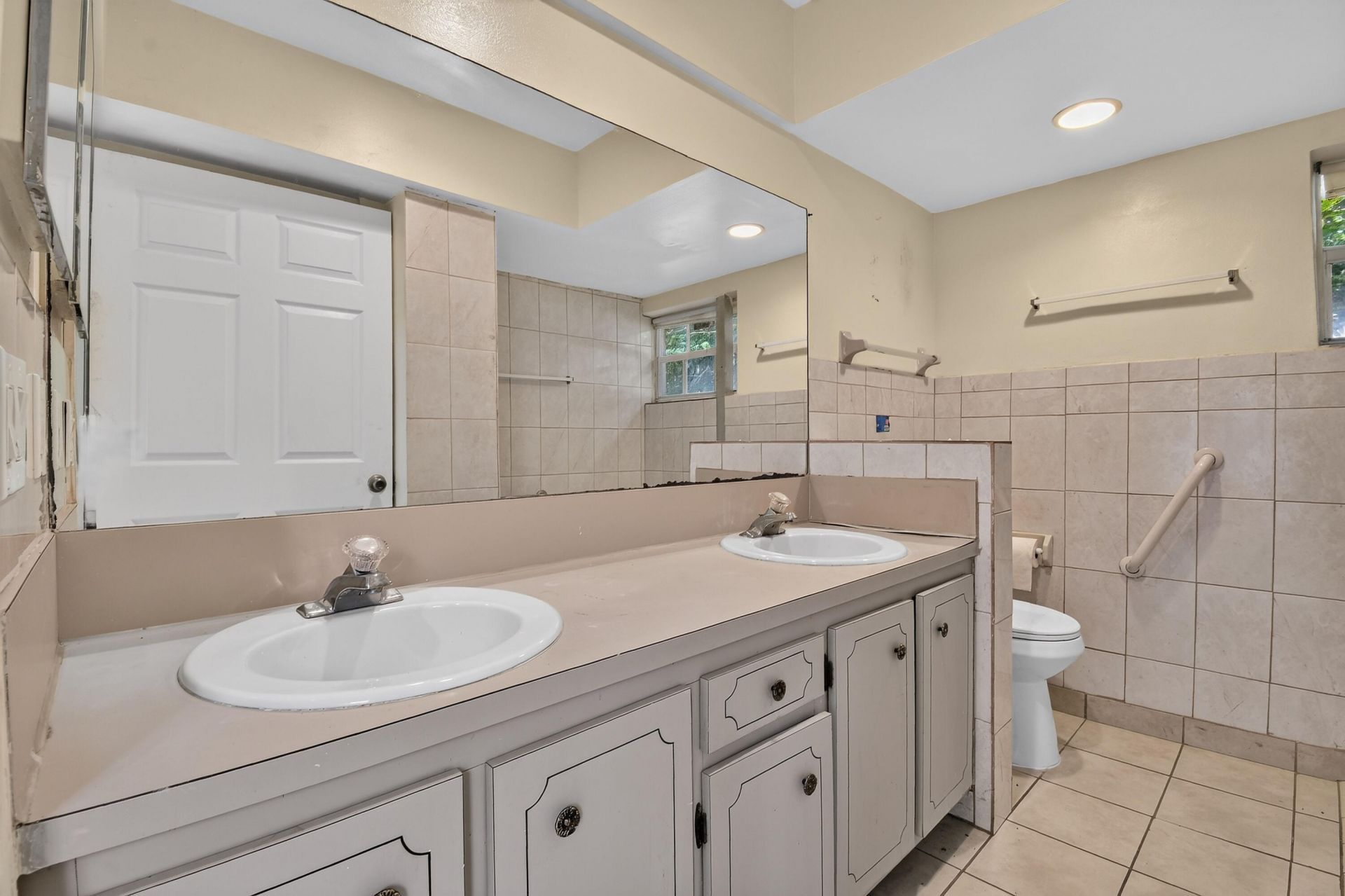 1102 Westchester Drive E, West Palm Beach, FL 33417 Photo