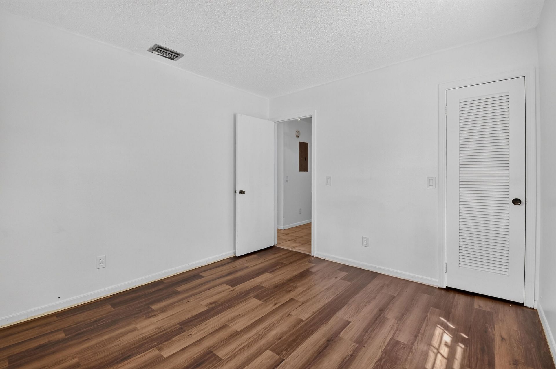 1102 Westchester Drive E, West Palm Beach, FL 33417 Photo