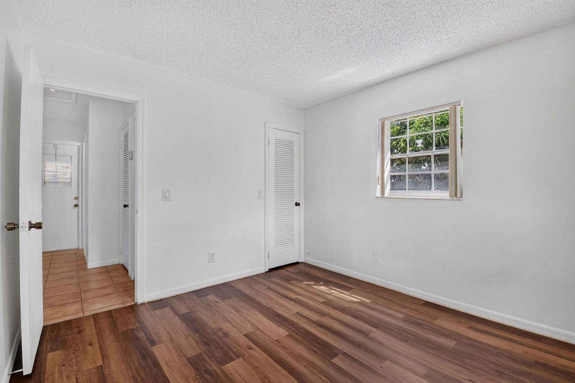 1102 Westchester Drive E, West Palm Beach, FL 33417 Photo