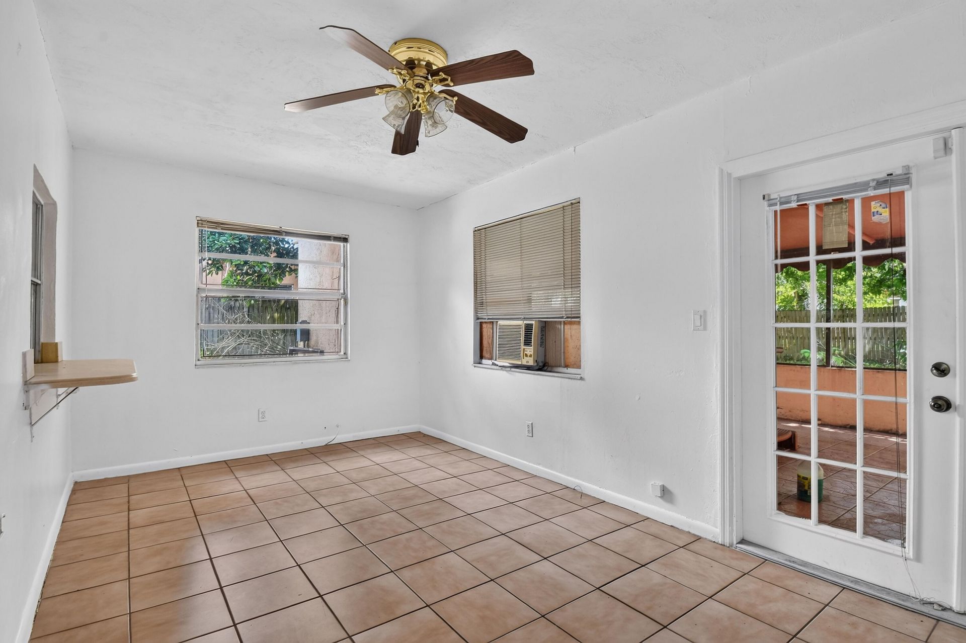 1102 Westchester Drive E, West Palm Beach, FL 33417 Photo