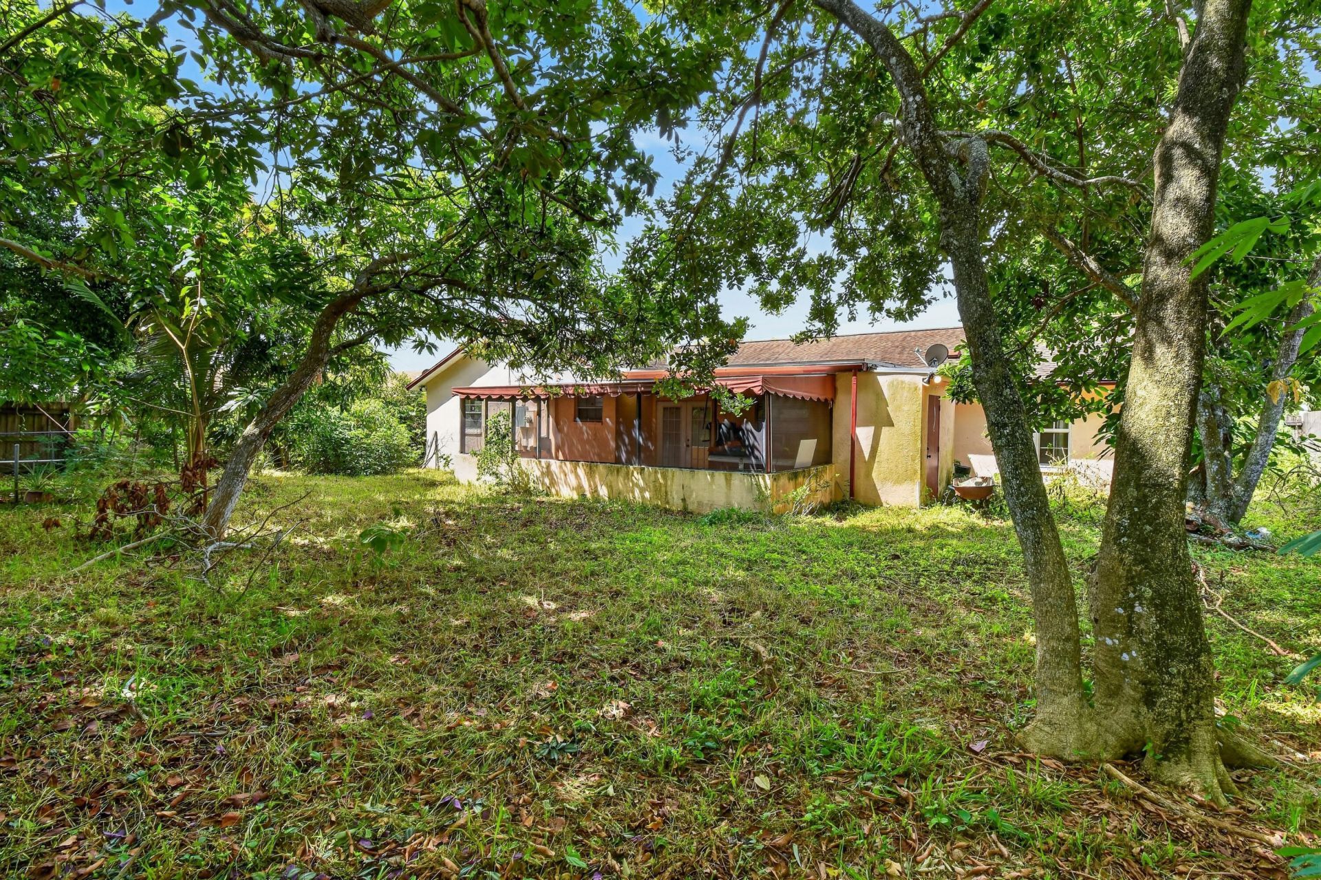 1102 Westchester Drive E, West Palm Beach, FL 33417 Photo