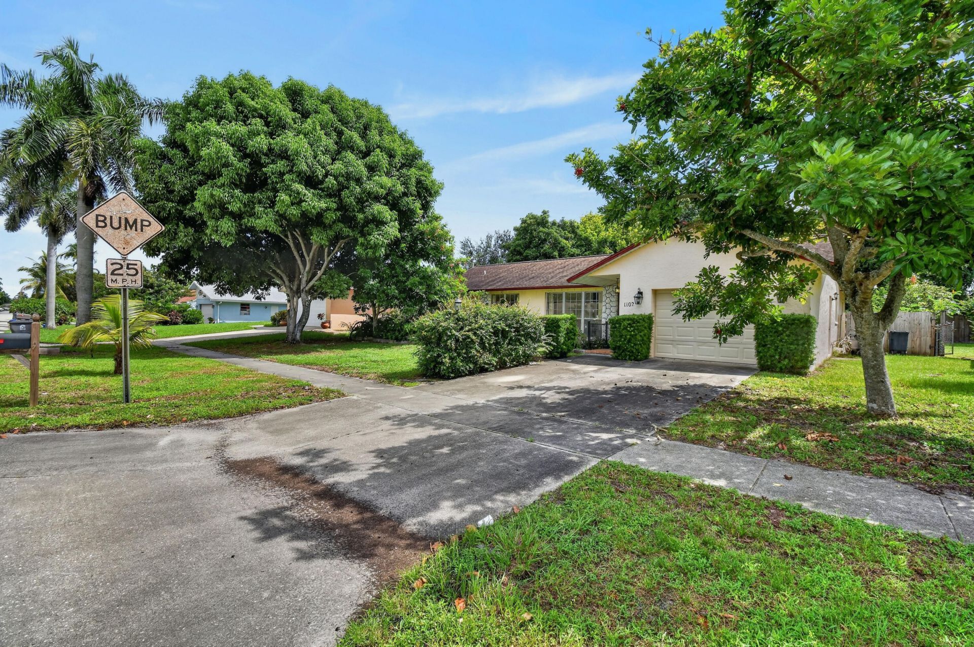 1102 Westchester Drive E, West Palm Beach, FL 33417 Photo