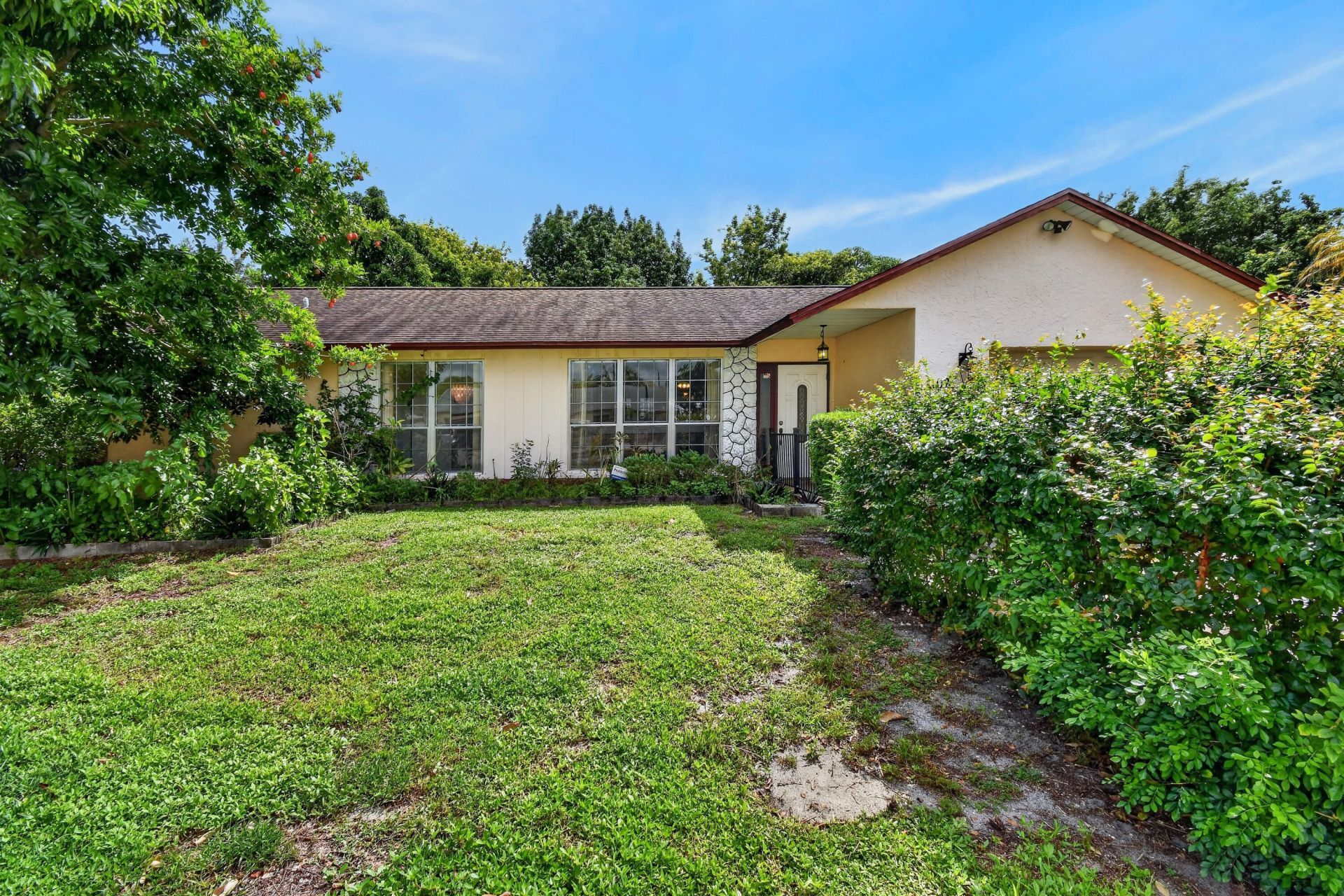 1102 Westchester Drive E, West Palm Beach, FL 33417 Photo