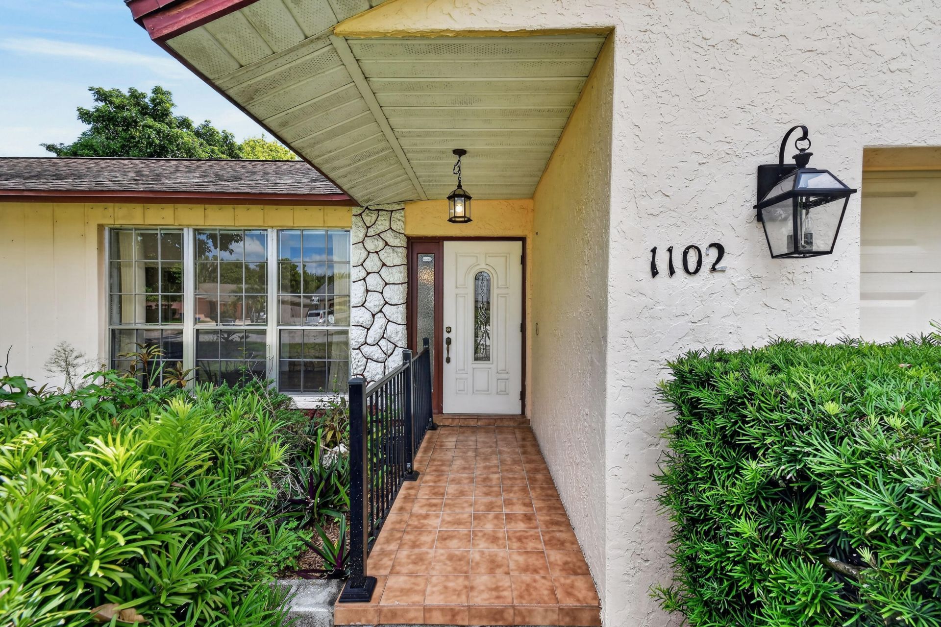 1102 Westchester Drive E, West Palm Beach, FL 33417 Photo