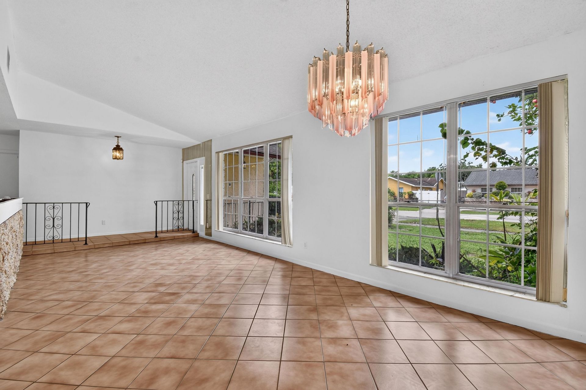 1102 Westchester Drive E, West Palm Beach, FL 33417 Photo